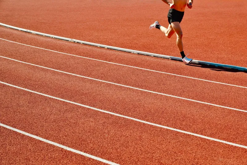 Segna, analizza, migliora: la guida del runner sassarese per tenere traccia di ogni passo